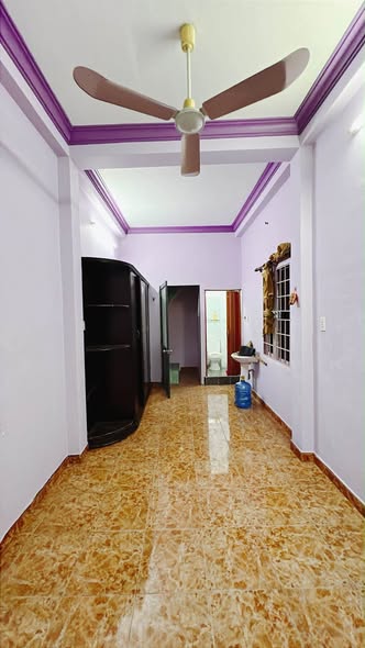  TRUNG TÂM QUẬN 4 - KHU DÂN CƯ HIỆN HỮU - KHU ẨM THỰC 20 THƯỚC - CHỈ VÀI BƯỚC CHÂN RA MẶT TIỀN ĐƯỜNG - NHÀ 5 TẦNG 20M2 - GIÁ NHĨNH 4TỶ 