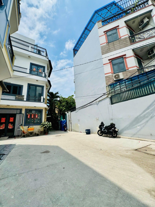  CĂN GÓC 2 MẶT HẺM GẦN CẦU CHÀ VÀ - 4 TẦNG - DTSD: 116m2 - KDC HIỆN HỮU 