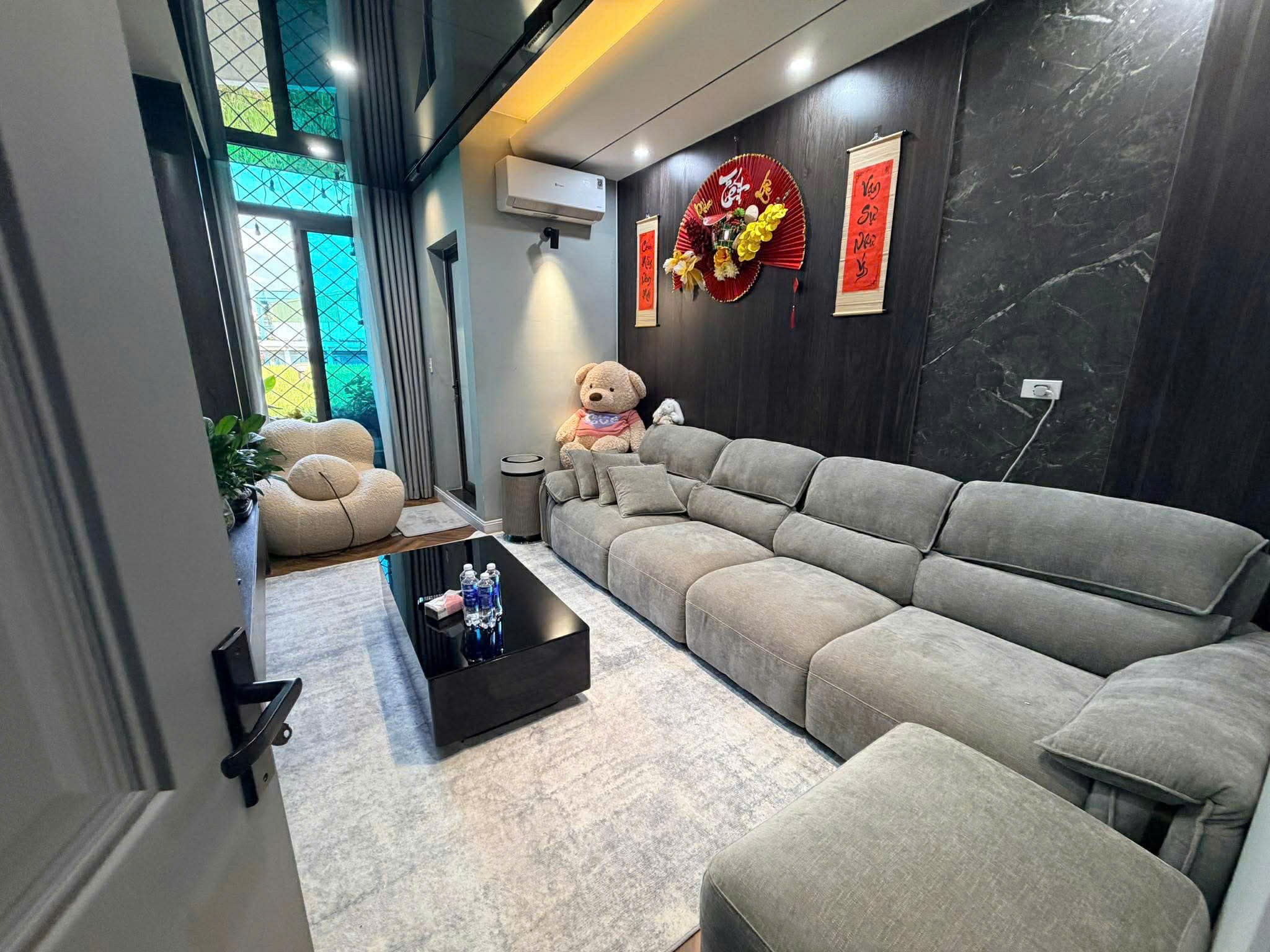  NHÀ ĐẸP Ở NGAY – 2 THOÁNG TRƯỚC SAU – VÀI BƯỚC RA HỒ GƯƠM – TRUNG TÂM Lò Đúc 