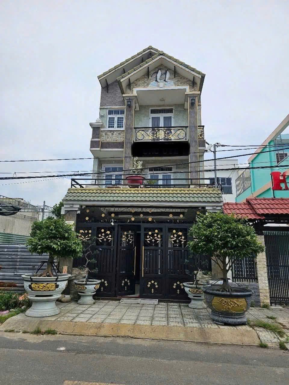  NHÀ LẦU GẦN CHỢ ĐẦU MỐI HÓC MÔN – NGANG 6M – 3 TẦNG – GIÁ CHỈ 8.7 TỶ 