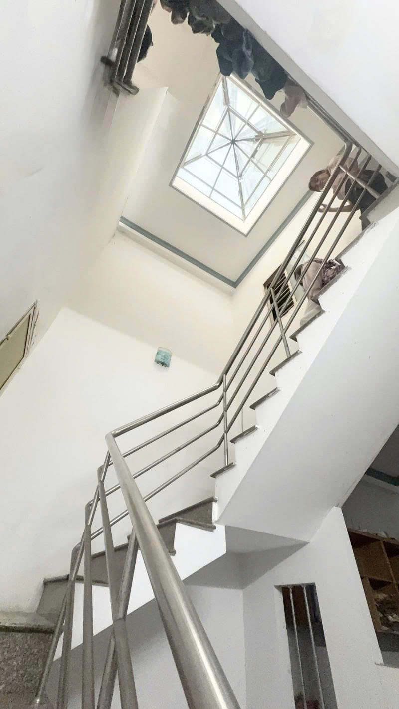  Bán nhà Mặt tiền Trịnh Lỗi - ngay Văn Cao, 500m Chợ Tân Hương, 4x21m, 4 Tầng, chỉ 9,9 tỷ. 