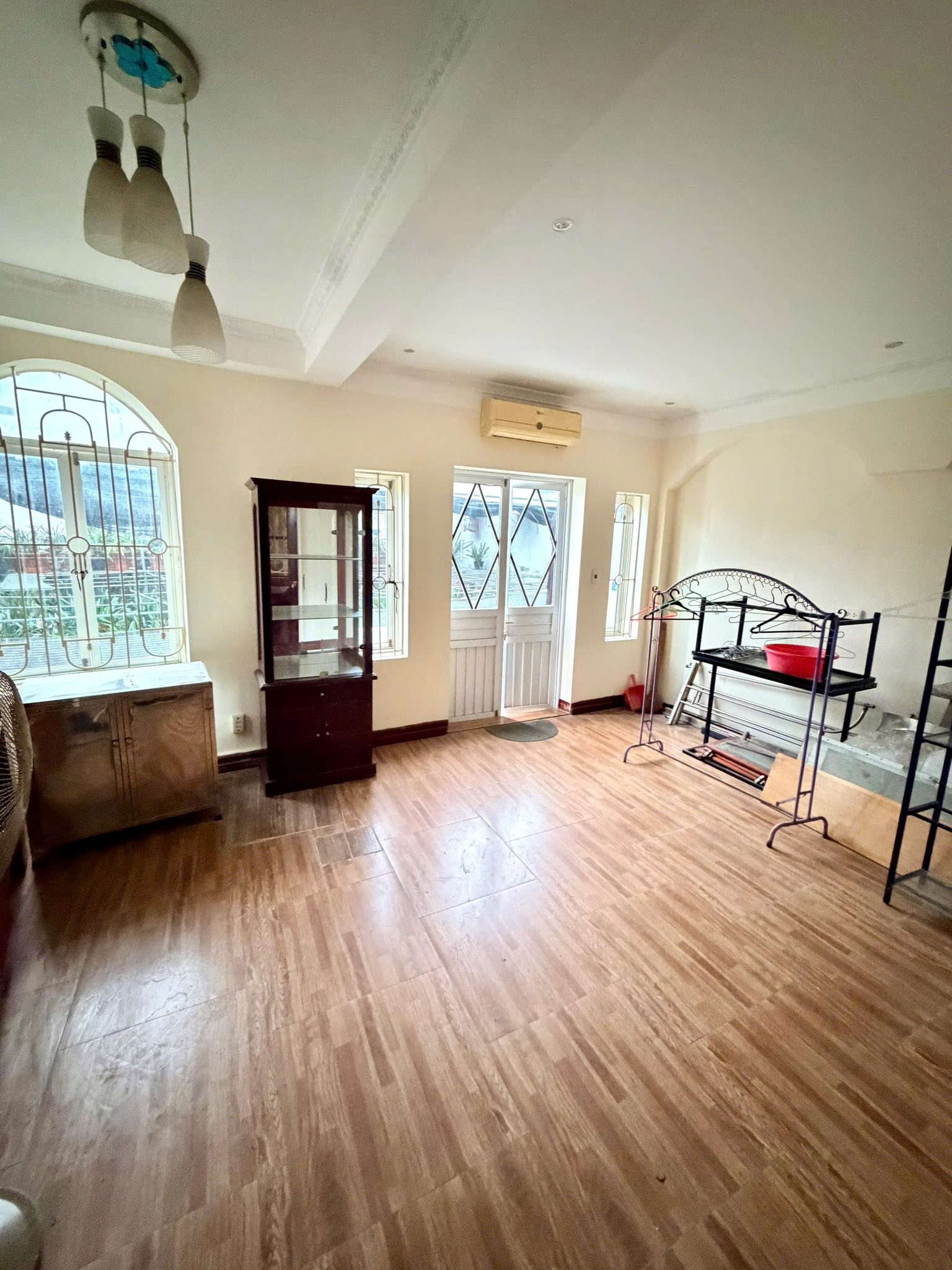  Bán nhà Nguyễn Đình Chiểu, 70m2, 4 tầng, mặt tiền 5.3m, 42 tỷ, ở sướng, kinh doanh đỉnh 
