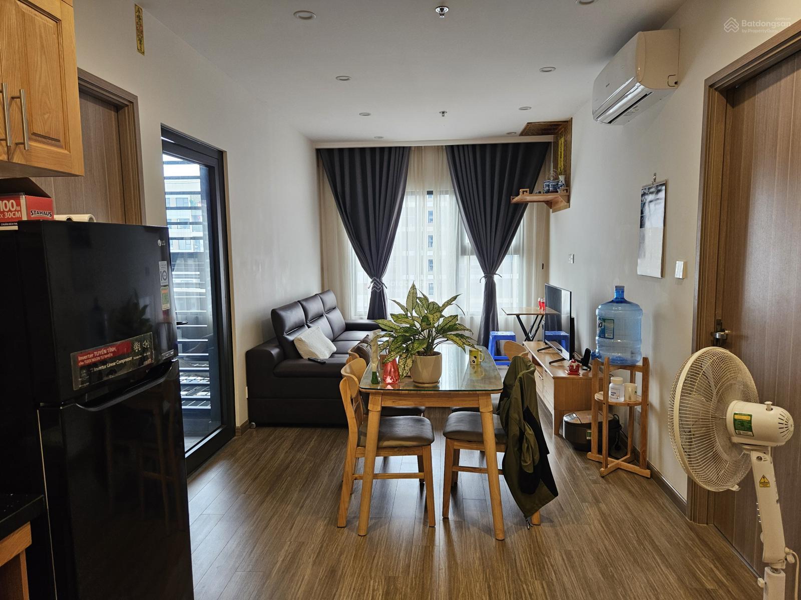  Chính chủ cần cho thuê căn hộ 2 ngủ, 2 vệ sinh, diện tích 62m2, nằm tại tầng 26 tòa GS1, phân khu Grand Sapphire (The Miami), Vinhomes Smart City. 