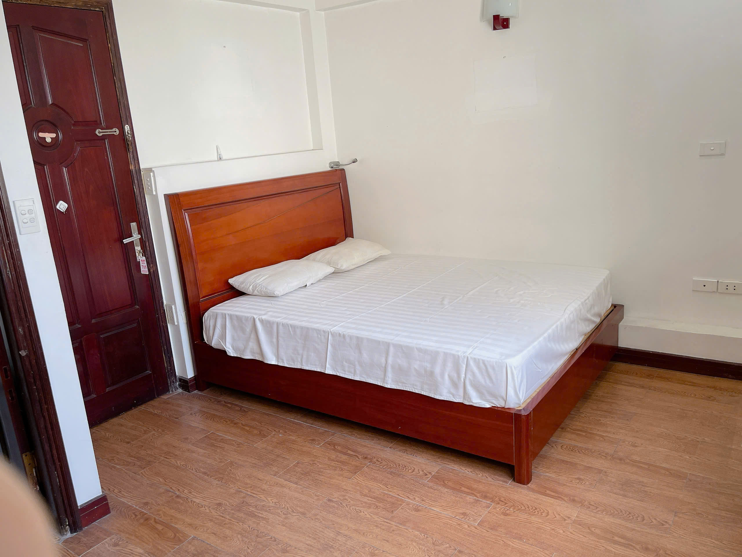  Nhà mình còn 1 căn mặt đường phố Mai Hắc Đế, cách Vincom Bà Triệu 200m, diện tích 20m2 