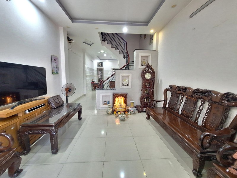  Bán nhà đường Đỗ Xuân Hợp, Phước Long B, Q9, Thủ Đức, TP HCM. DT  56m2, 4 tầng, sổ hồng. Giá 7.4 tỷ 