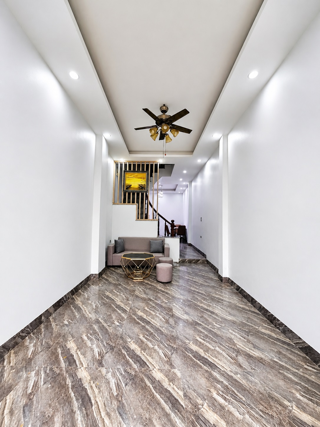  ???? Chỉ hơn 8 tỷ! Nhà 4 tầng 39m² – 4PN trung tâm Thạch Bàn, gần hồ điều hòa 