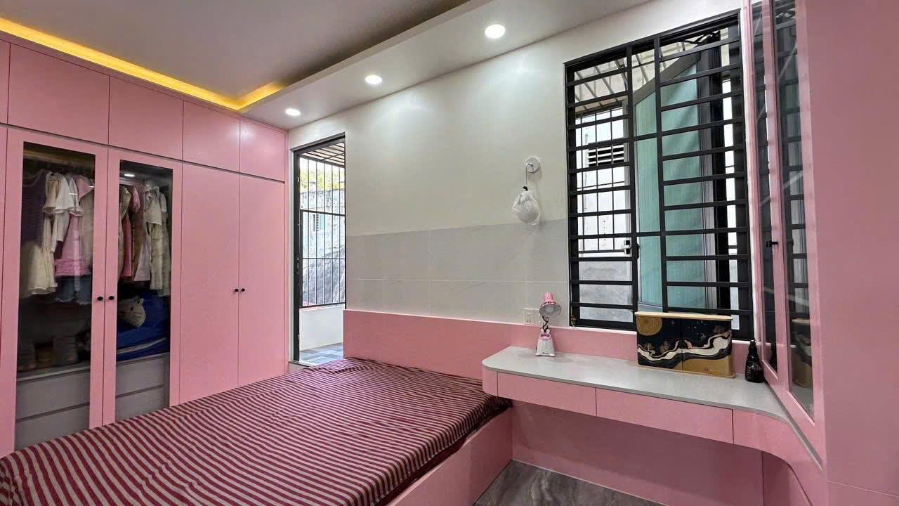  Nhà 3 Tầng Mới Đẹp Gần Biển Đường Oto Gần Biển Nha Trqang 
