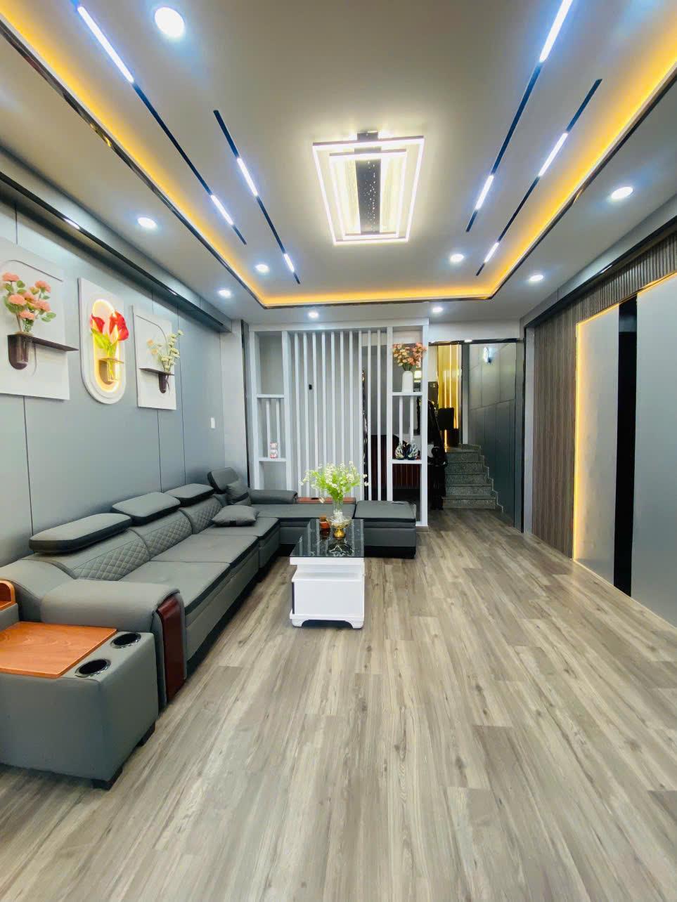  Chú Minh cần bán căn nhà hẻm Huỳnh Tấn Phát mới ởi, nhà 3 tầng, giá 6.35 tỷ 