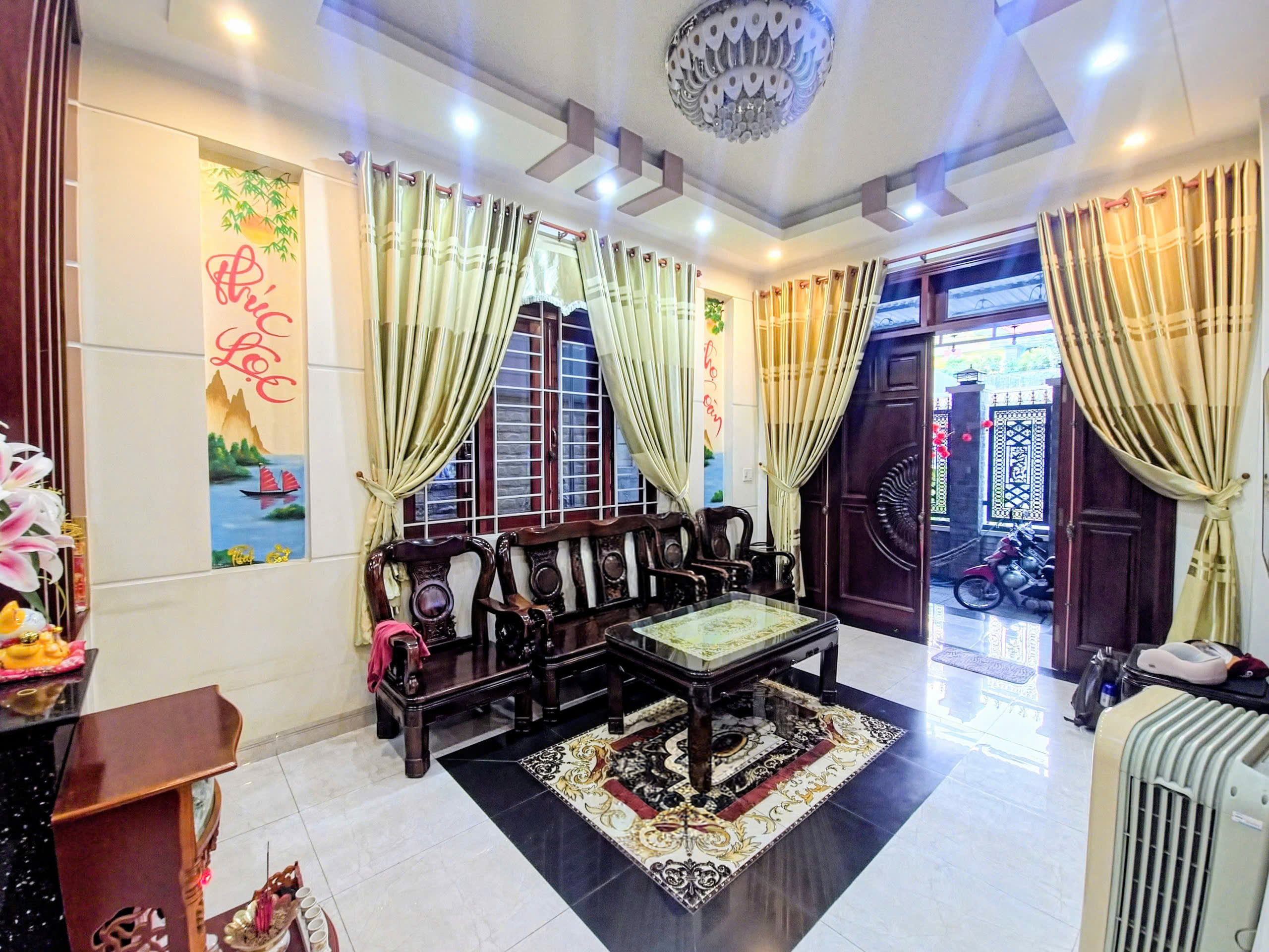  Bán nhà ĐẸP 3 Tầng,Ngang 8,5M,đường nhựa 3 ô tô,gần BVĐK Đồng Nai 