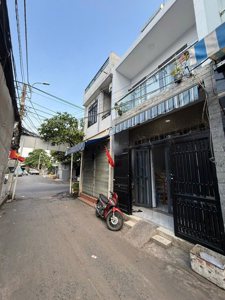  Mặt tiền hẻm Kinh Doanh - Đường Số 8, BHHA (cũ), Bình Tân - 2 tầng - HXH - 3.85 tỷ 