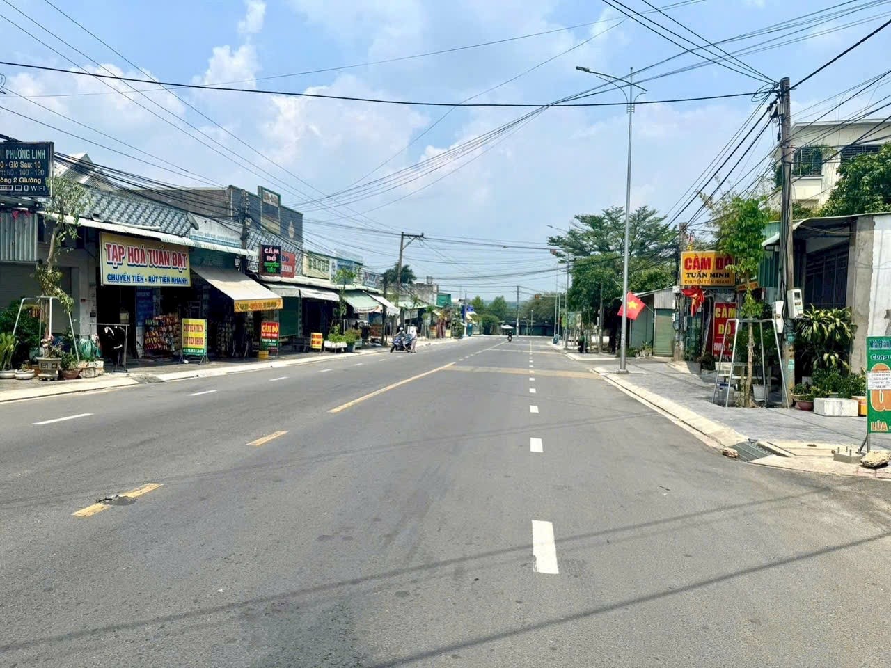  BÁN NHÀ XƯỞNG GÓC 2 MẶT TIỀN – DÒNG TIỀN SẴN Vị trí: Nguyễn Thị Tươi – Dĩ An, tỉnh Bình Dương 