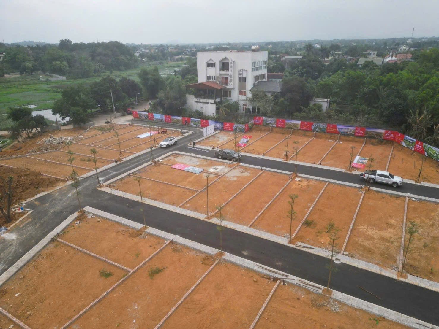  LÔ ĐẤT 2 MẶT TIỀN - GIÁP DỰ ÁN ĐẤU GIÁ ĐỒNG MÔ - CHIẾT KHẤU SÂU 