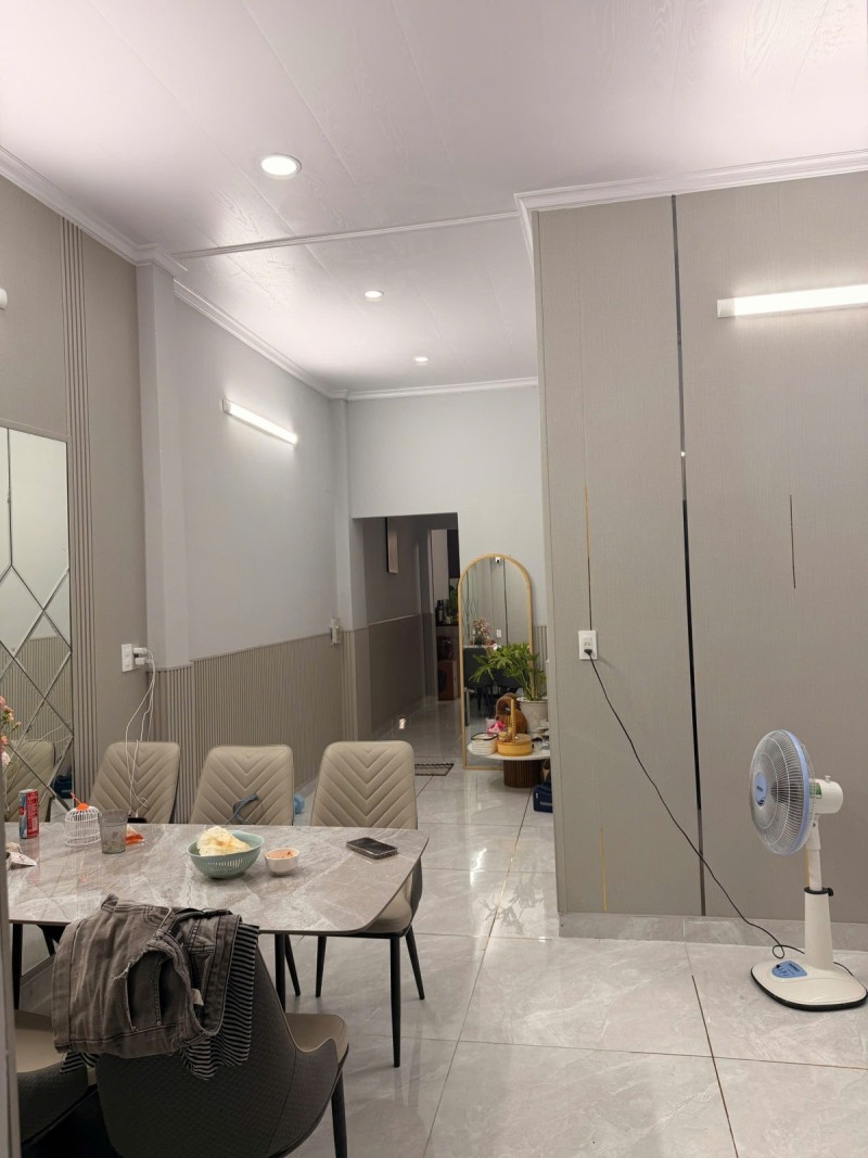 Bán nhà đường số 44, Phường Phước Long A, Q9, Thủ Đức, TP HCM. DT 85m2, cấp 4, SH. Giá 5,95 tỷ 