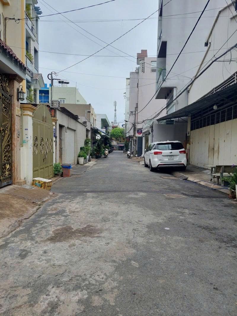  Bán nhà Hẻm 6m Nguyễn Hồng Đào - ngay Bàu Cát, 4,1x23m, 2 Tầng cũ, tiện xây, 12,8 tỷ. 