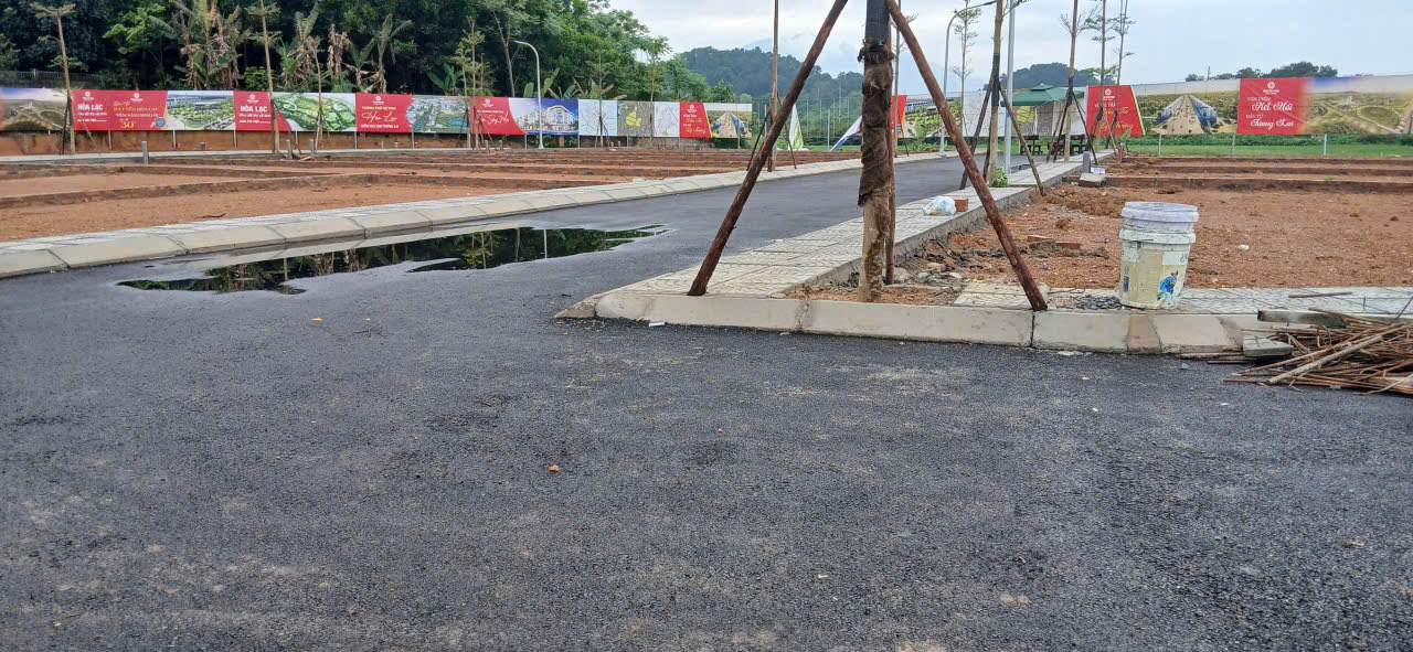  chính chủ cần bán nhanh lô đất 100m² tại Hòa Lạc 