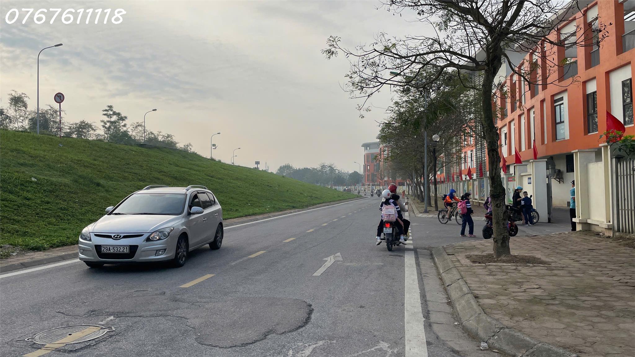  Bán đất phường Long Biên,mặt phố,vỉa hè,kinh doanh,trụ sở,văn phòng, 400m,MT11m,hơn 30 tỷ 