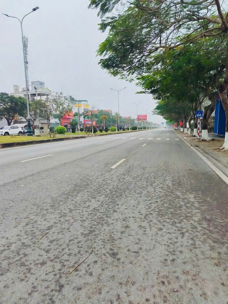 BÁN LÔ ĐẤT MẶT ĐƯỜNG 353 PHẠM VĂN ĐỒNG - DƯƠNG KINH - HẢI PHÒNG 