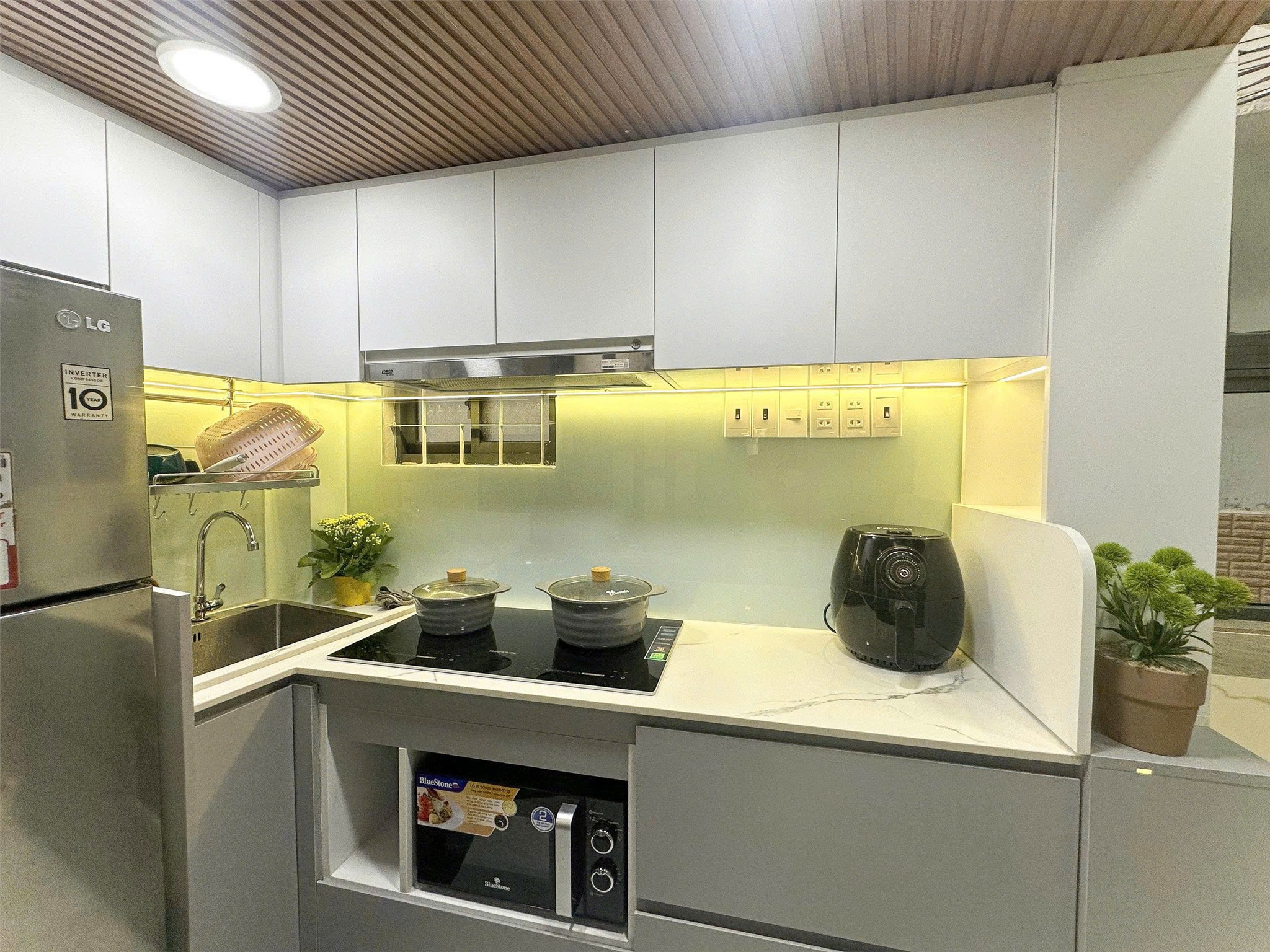  Nhà riêng nguyên căn cho thuê – Quận 10 - 2PN - 13tr 