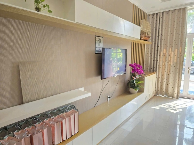  Bán nhà đường  357, Phước Long B, Q9, Thủ Đức, TP HCM. DT 100,2 m2, 3 tầng, sổ hồng. Giá 14.9 tỷ 