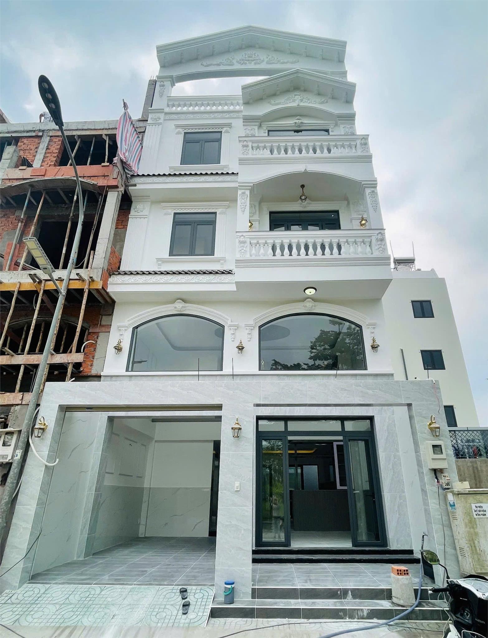  Nhà 5 tầng Lê Văn Lương, cạnh GS City, 7x12m, đầy đủ nội thất cao cấp 