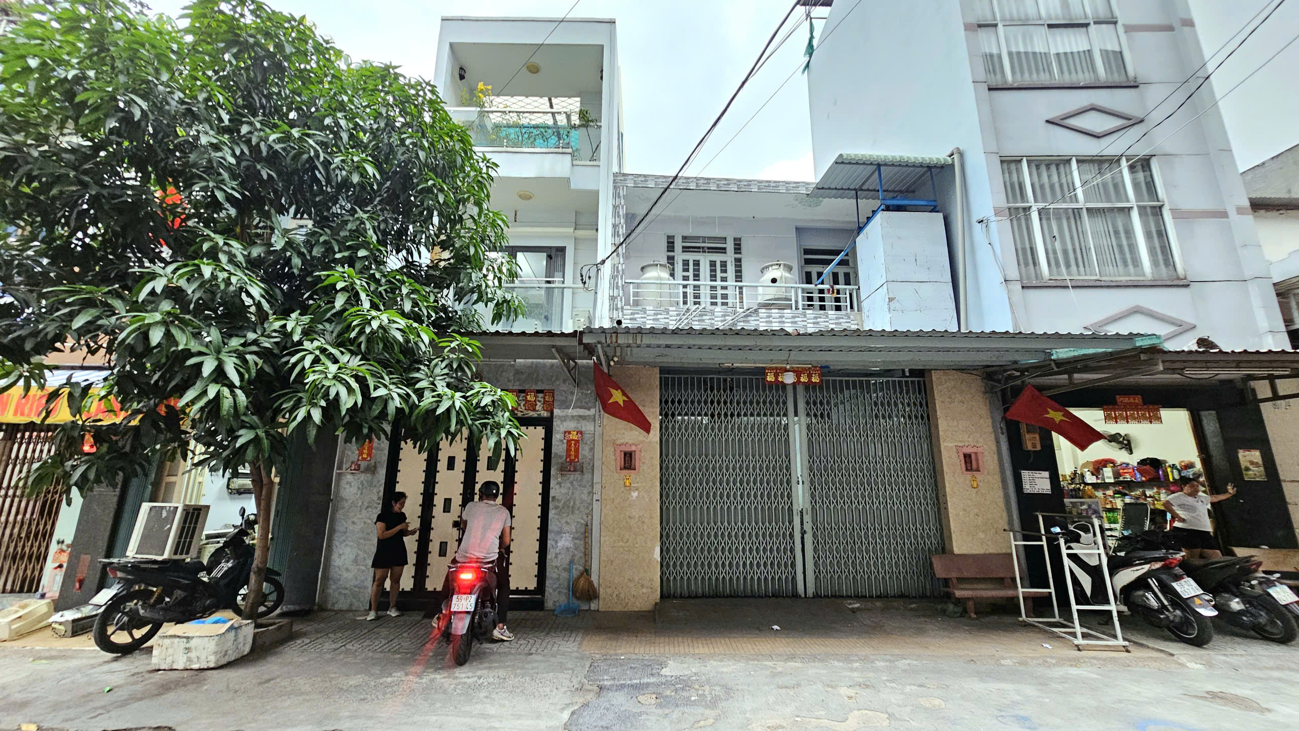  Bán nhà Mặt tiền nội bộ kinh doanh đa ngành Khuông Việt - Lê Ngã, Tân Phú ~85m2 giá 15 tỷ, 2 mặt tiền trước, sau. 