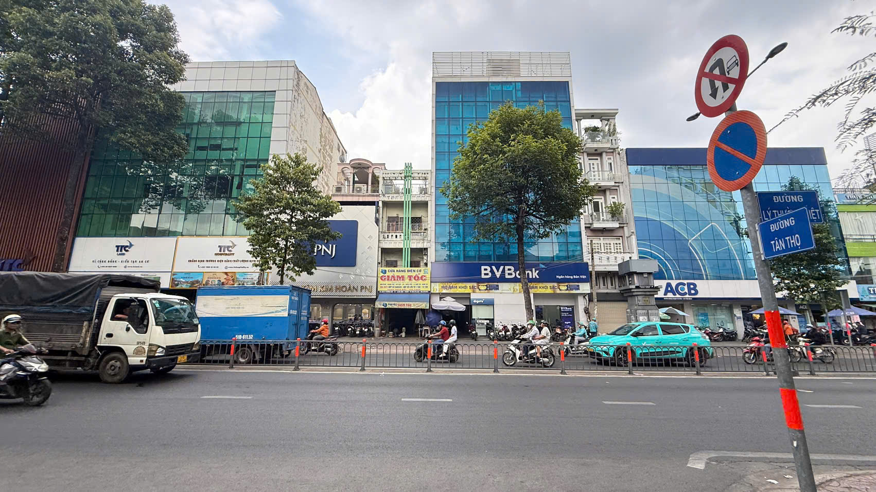  NHÀ MẶT TIỀN CHỢ VÃI TÂN BÌNH - KHU VIP LÝ THƯỜNG KIỆT -4MX14M - 5 TẦNG - GIÁ 17,5 TỶ 