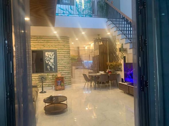 NHÀ 3 PHÒNG NGỦ 82M2 Đào Sư Tích, Lê Văn lương ngay Trung Tâm Quận 7 nhỉnh 5tỷ 
