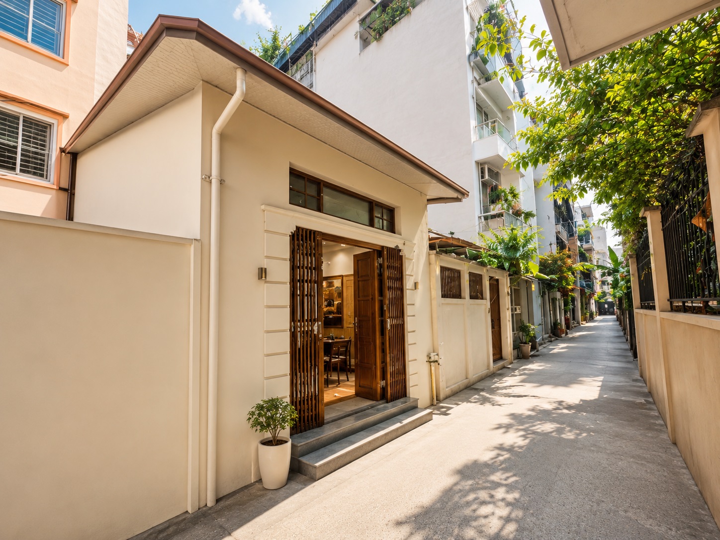  BÁN NHÀ LẠC LONG QUÂN, XÂY APARTMENT, 165M, MẶT TIỀN GẦN 7M, NGOÀI 30 TỶ 