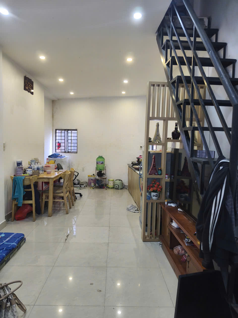  ♥ Kiệt Lê Duẩn, 40.5m2, ngang 4m, nở hậu, 2 tầng sạch sẽ, hơn 3 tỷ tí ti 