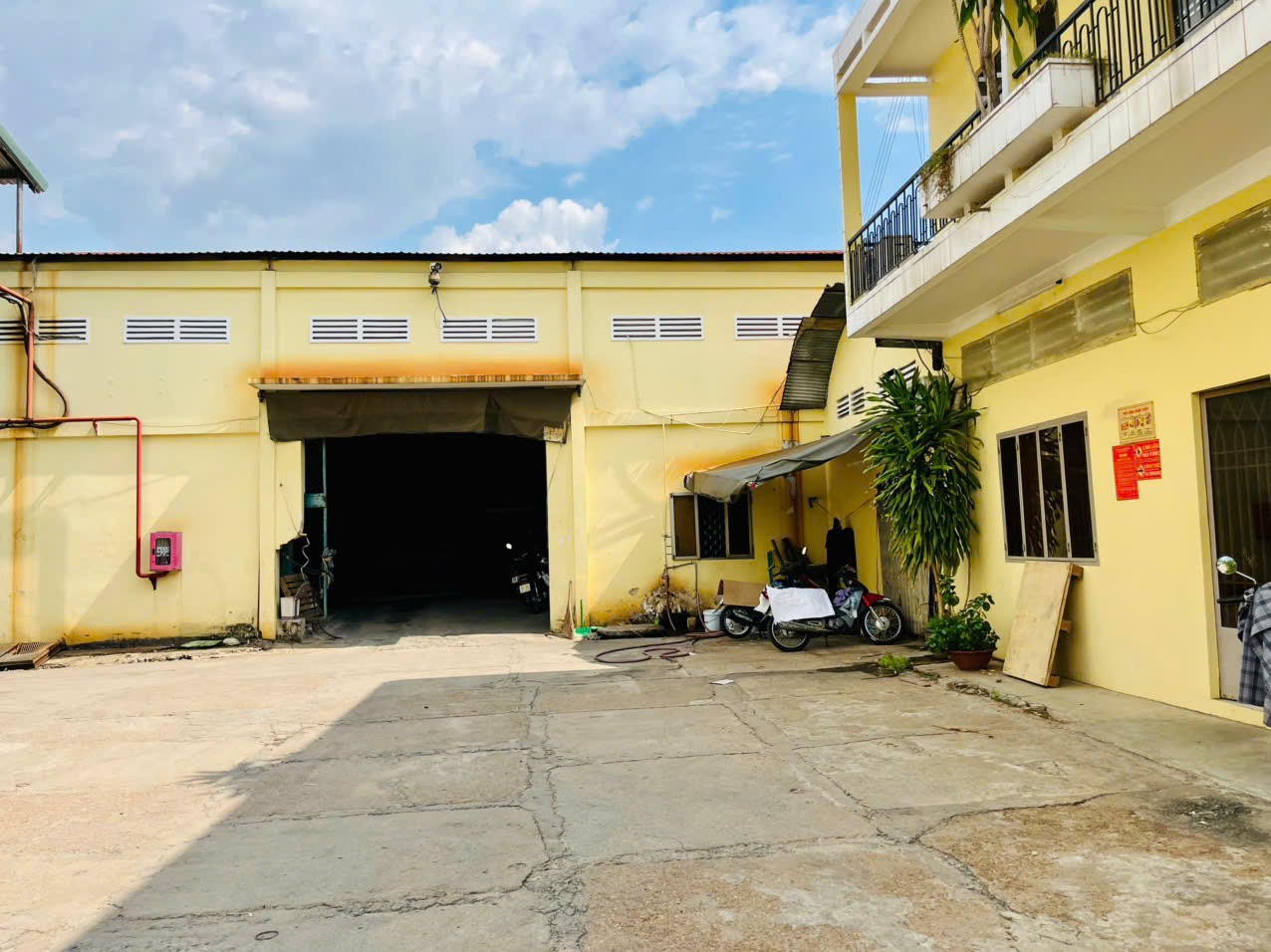  NHÀ 2 TẦNG BTCT – SÁT MT NGUYỄN VĂN QUÁ – NỞ HẬU TÀI LỘC 