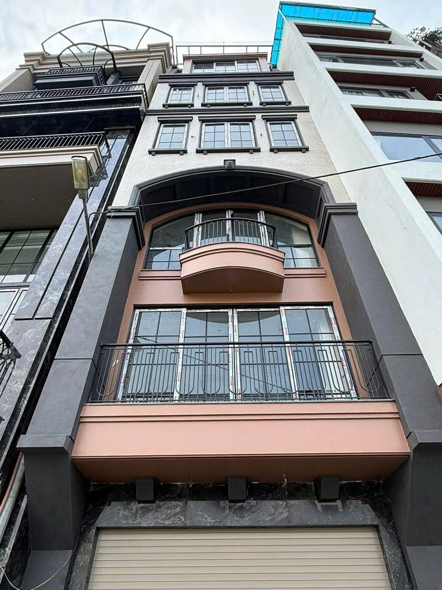  SỐC!MẶT PHỐ MAI DỊCH,VỈA HÈ,OTO TRÁNH,THANG MÁY,KINH DOANH,DT:69Mx7T,21ty 