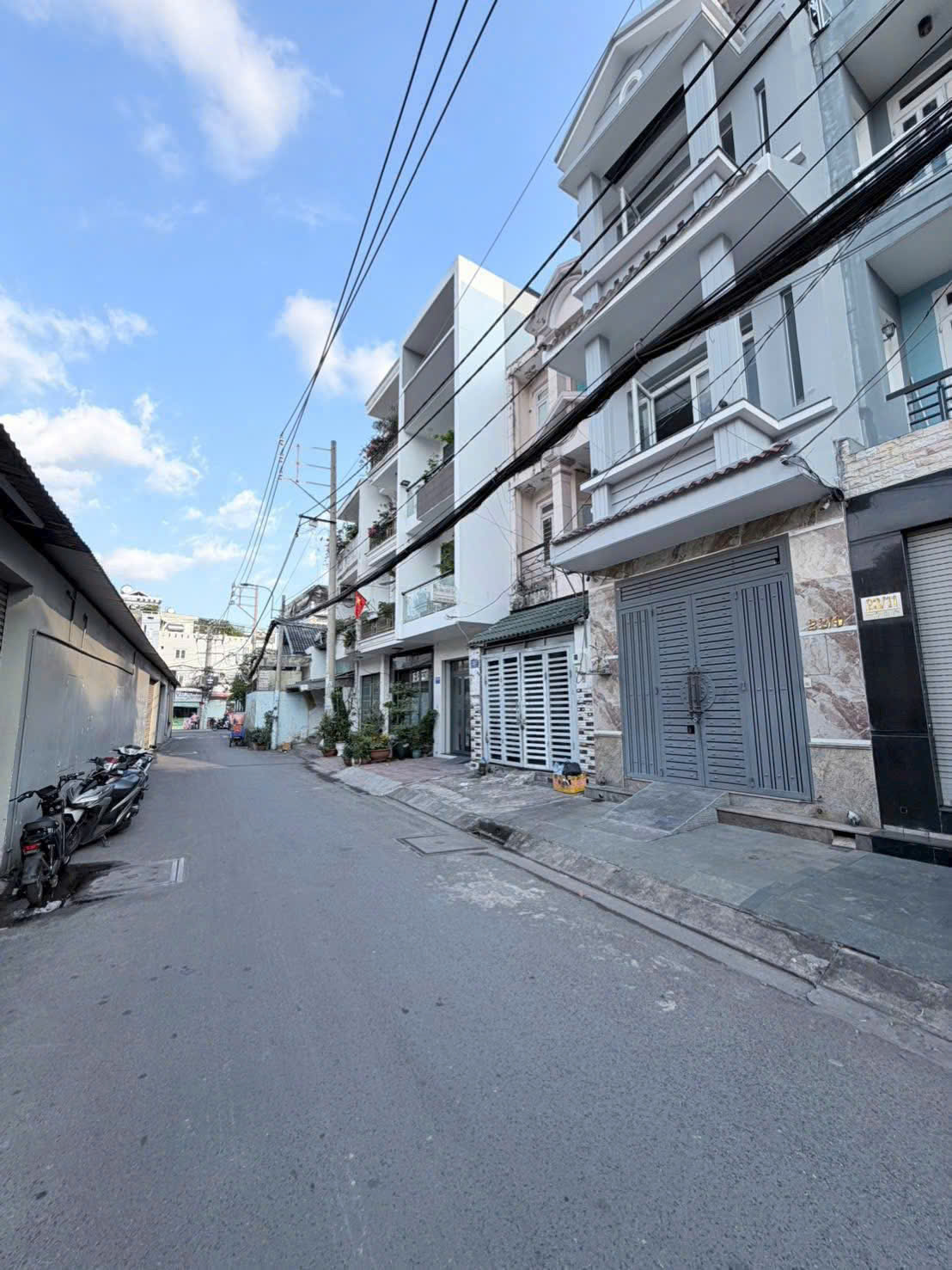  Bán nhà Hẻm Nhựa 10m Nguyễn Hữu Tiến - gần Lê Trọng Tấn, 4x19m, 3 Tầng - 4PN, 8,7 Tỷ. 
