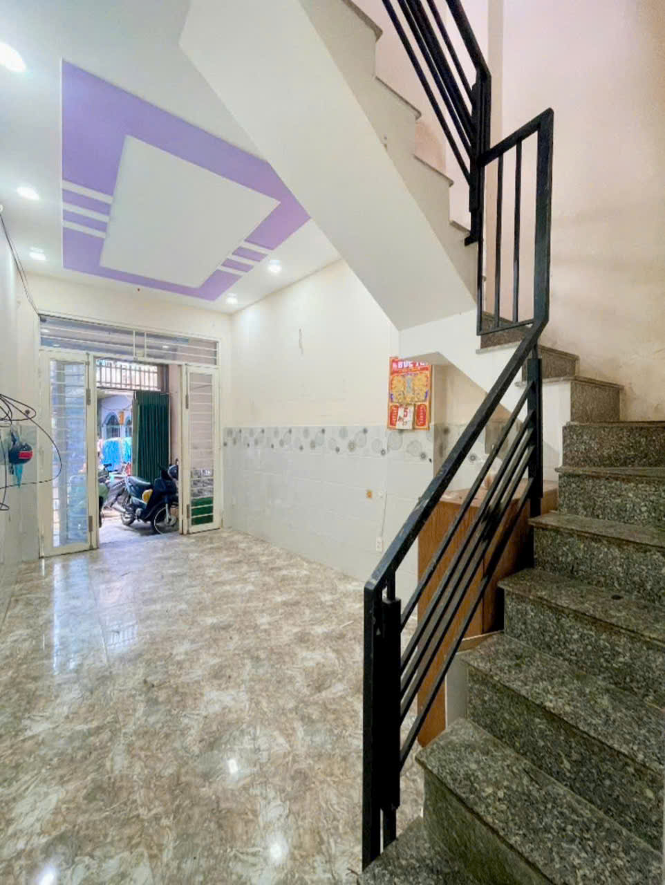  Bán Nhà hẻm 3m đúc 3 tấm DTSD  100 m2 có 3Đ 