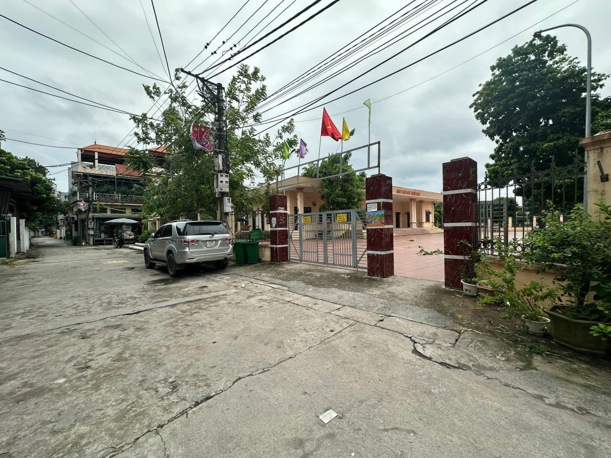  ????????Chỉ #2,3 tỷ có ngay 1 lô tại Thôn Đoài, Việt Hùng, Đông Anh. 52m2 