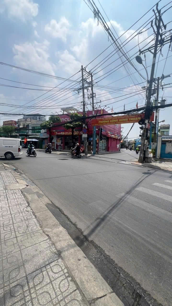  Bán nhà Mặt tiền Nguyễn Văn Quá - gần Trường Chinh, 6x25m, 2 Tầng - tiện xây mới, 18,9 tỷ. 