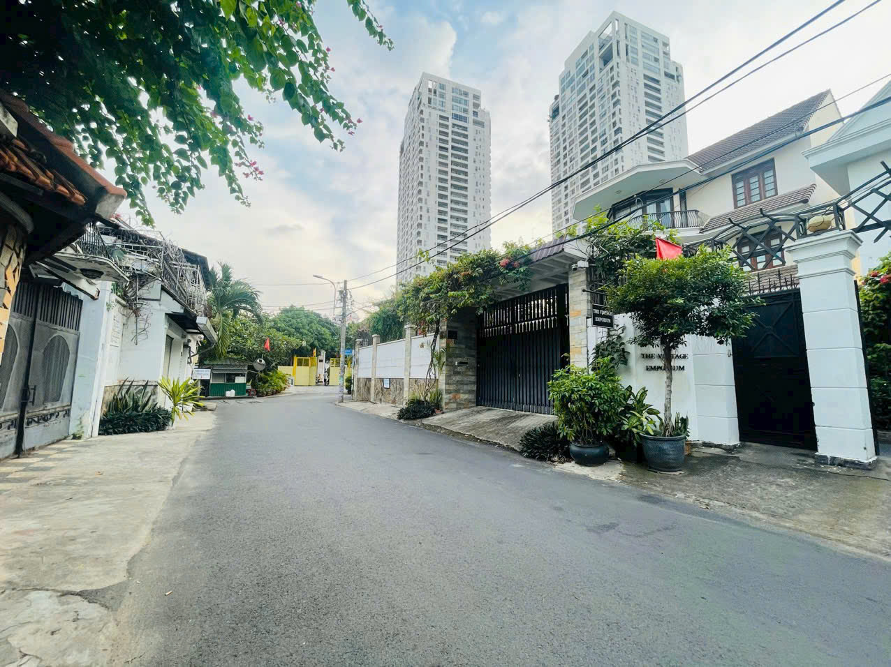  bán đất Ngay đường Nguyễn Văn Hưởng Thảo Điền Q2 , Diện tích: 380 - 58 TỶ 