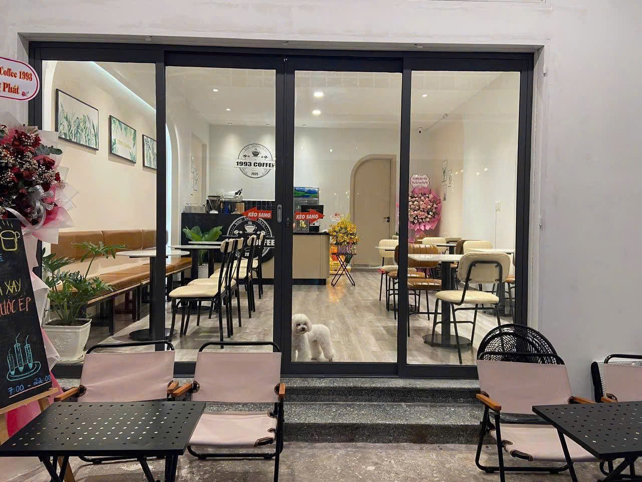  SANG NHƯỢNG QUÁN CAFE – GẦN SÂN BAY TÂN SƠN NHẤT, Q. TÂN BÌNH 