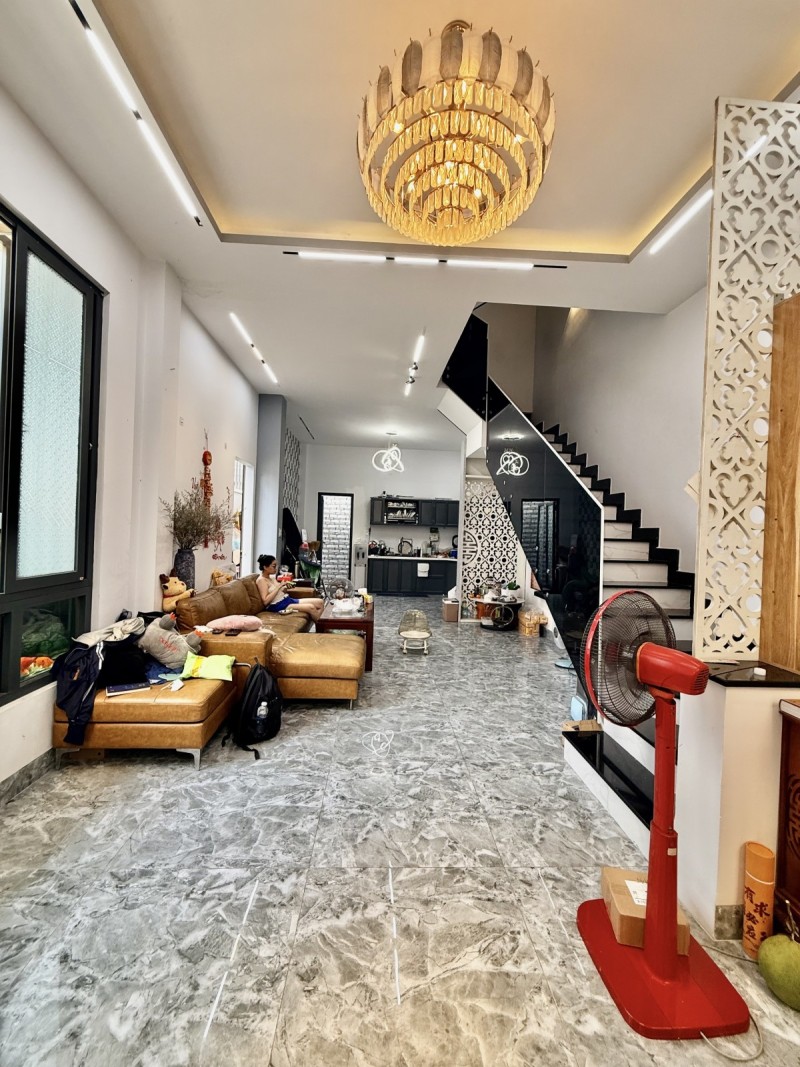 Bán nhà mặt phố 3 tầng, đường số 38, Hiệp Bình Chánh, Thủ Đức, TP HCM. DT - 70m2. Giá  8.4 tỷ 