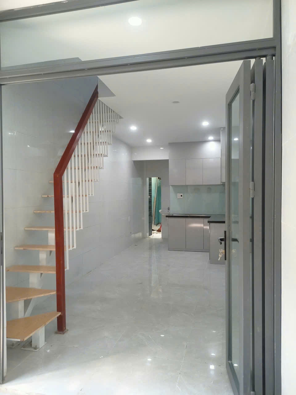  ♪ 2.4x tỷ nhà gần MT Điện Biên Phủ 31m2, 2 tầng 2PN, sạch sẽ 