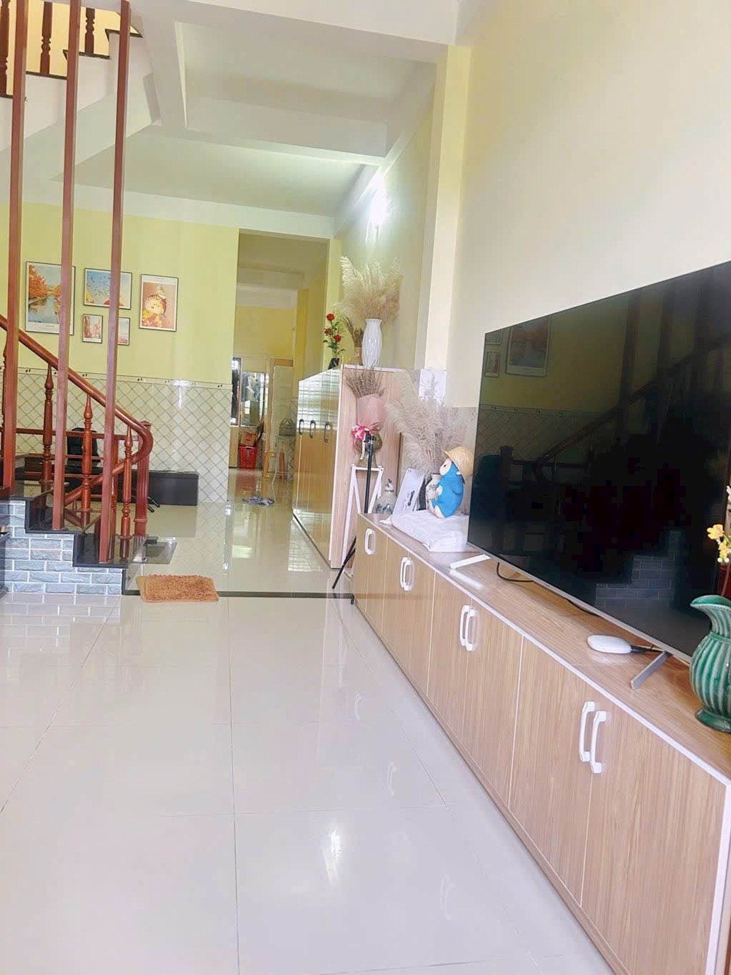  Bán Nhà Quách Thị Trang 100m2 3 Tầng 3 Phòng Ngủ Giá 8.3 Tỷ Đường 7.5m 