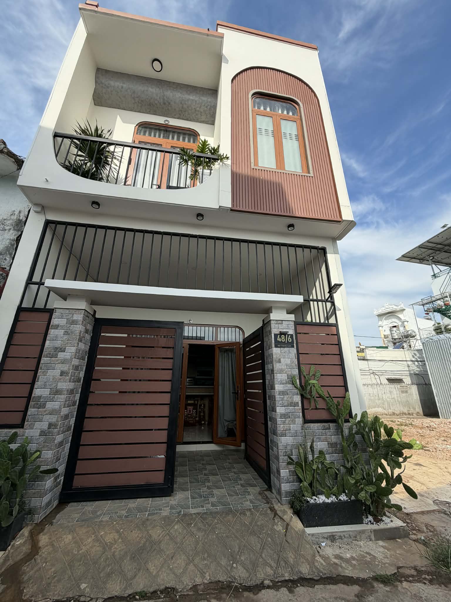  CHÍNH CHỦ BÁN NHÀ MÊ FULL NỘI THẤT HIỆN ĐẠI – TRUNG TÂM TP. BUÔN MA THUỘT. 