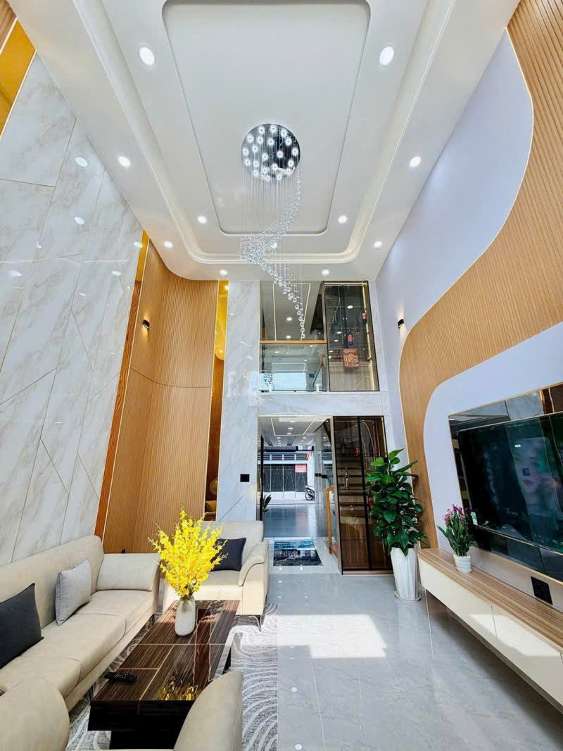  Nhỉnh 13 tỷ có nhà 6 lầu đẹp ngang 4.3m 73m2 hẻm 183 Nguyễn Văn Khối tặng NT kèm T.máy. 