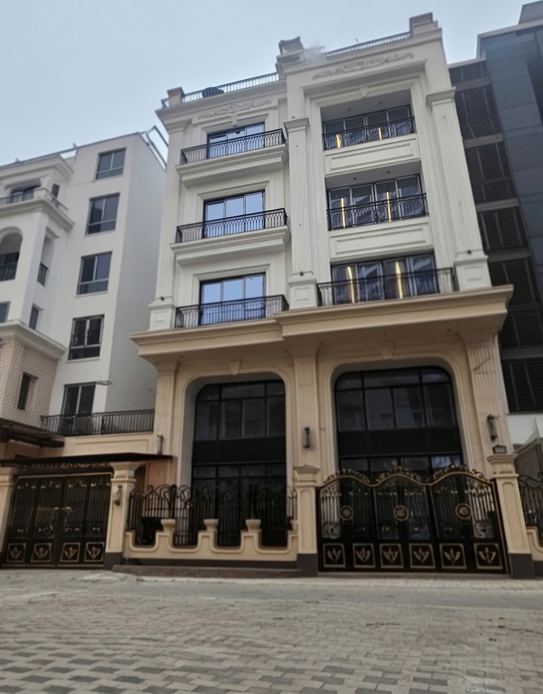  Cho thuê nhà, THANG MÁY, 101m2- 5T, Nguyễn Tuân, Vũ Trọng Phụng -22 tr 