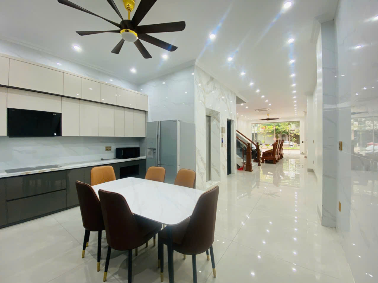  CHO THUÊ NHÀ 6 PHÒNG NGỦ CÓ THANG MÁY SẴN ĐỒ VÕ CƯỜNG 