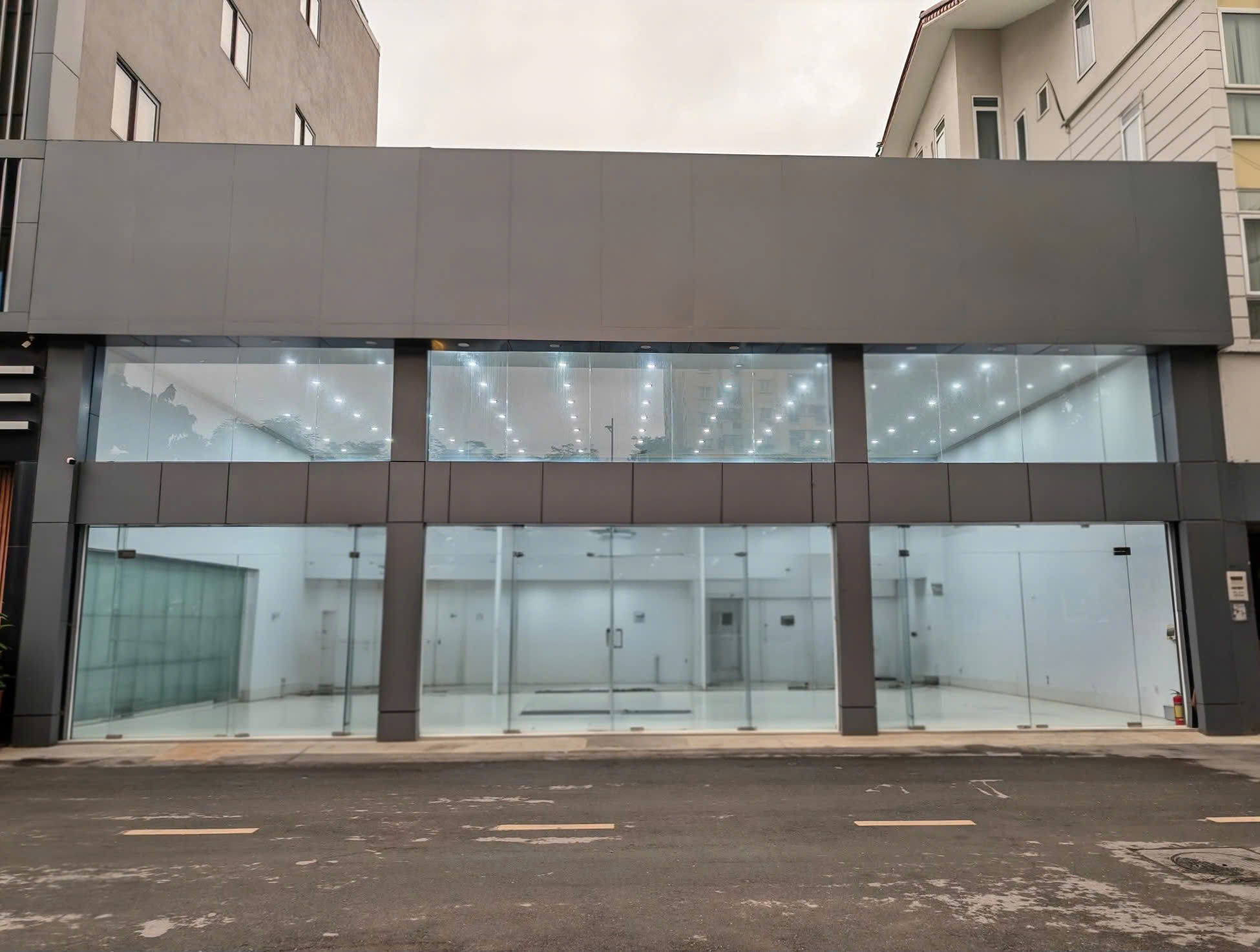  Nhà mình cho thuê nhà, Lê Trọng Tấn, Hoàng Văn Thái,, 160m2x 2T -26 tr 