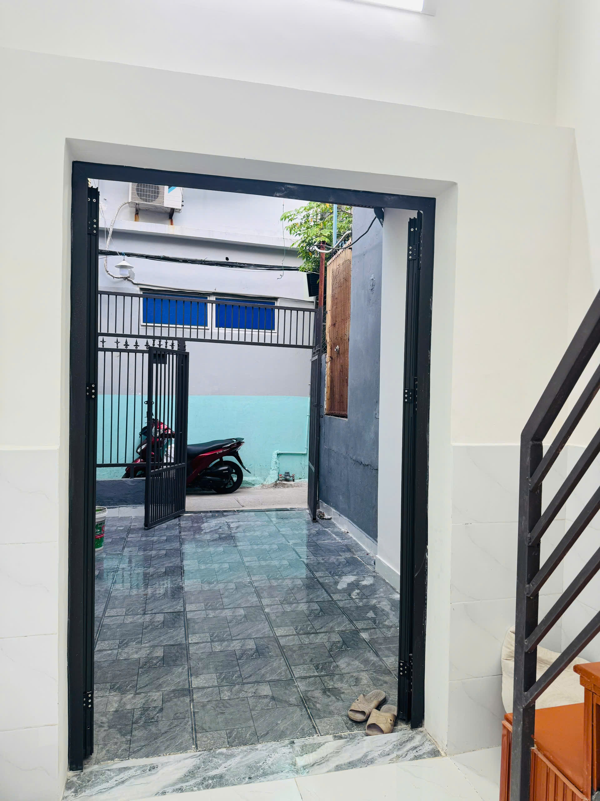  ► 2 Mặt Kiệt thông, 1 nhà ra Ô tô, gần MT Điện Biên Phủ, 40m2, sân rộng, 2.x tỷ 