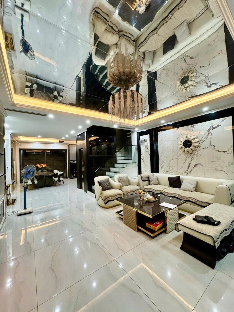  Nhà Đẹp Phân  Lô Foresa Xuân Phương 90m2x5 Tầng- Full nội thất - vỉa hè ô tô- ô chờ thang máy- giá 21 tỷ 