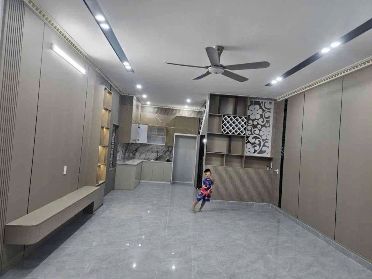  Chỉ hơn 6 tỷ sở hữu ngay Căn Nhà 4 tầng Đẹp Mới Xây Chủ Hiền Hòa tại Số 136 – Mai Trung Thứ - Đằng Hải. 