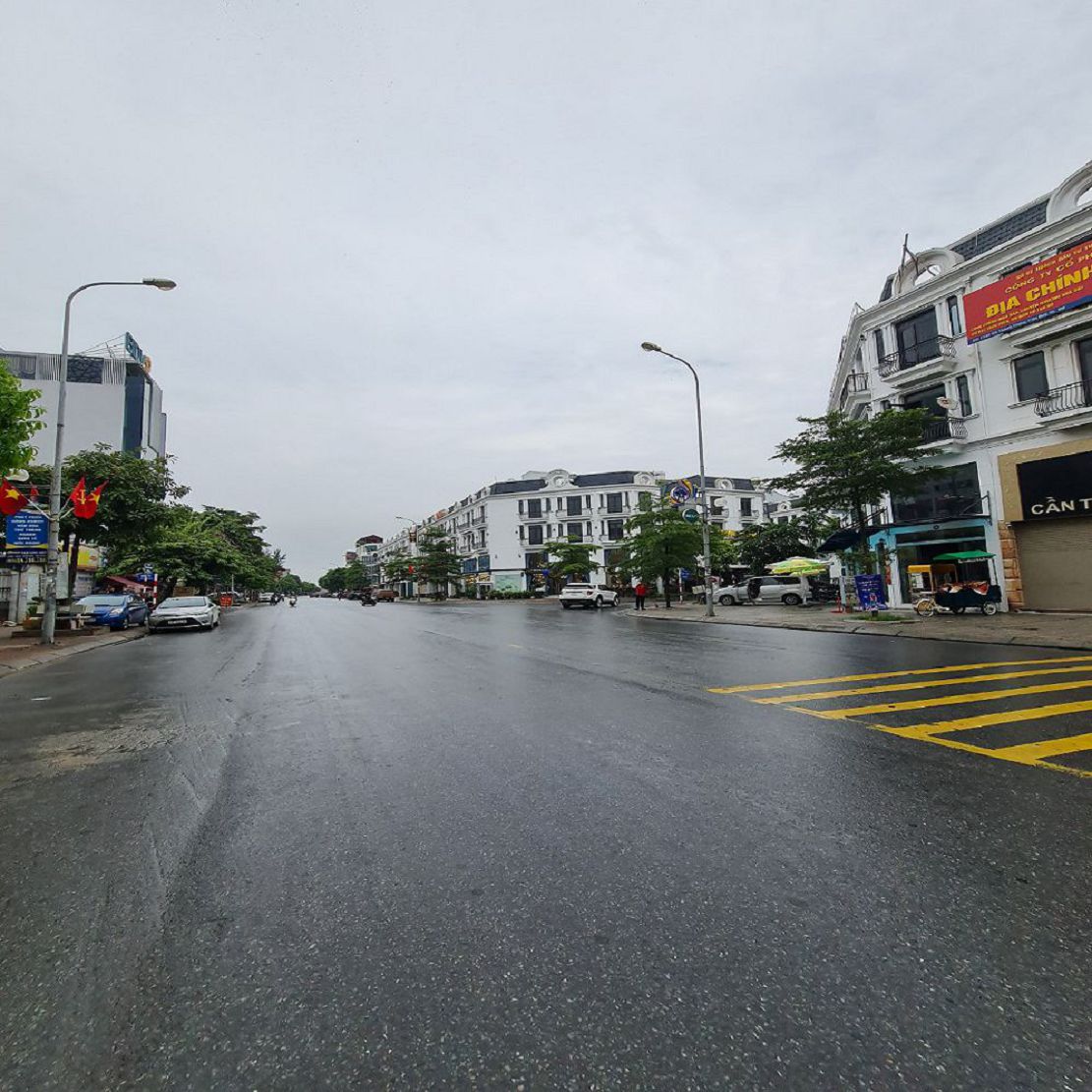 ĐẤT THẠCH BÀN  LONG BIÊN, 70m2 ô tô vào nhà, 10m ra Cổ Linh 1x tỷ nhỏ. Lh 0392248515 