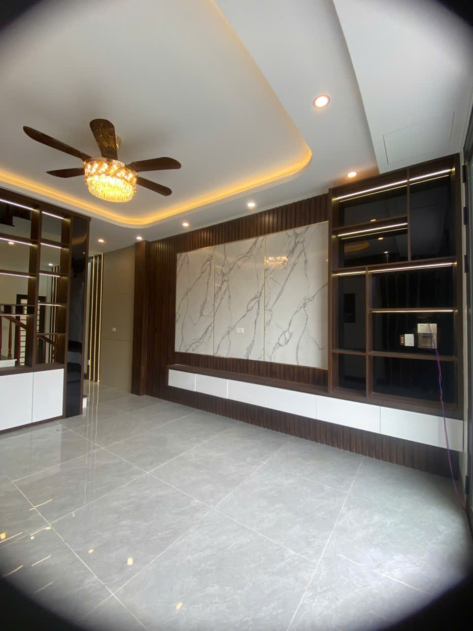 NHÀ ĐẸP TRẦN LÃM – VỊ TRÍ TRUNG TÂM, TIỆN ÍCH NGẬP TRÀN. 4 tầng 2,9xx tỷ có thương lượng, hỗ trợ vay ngân hàng 